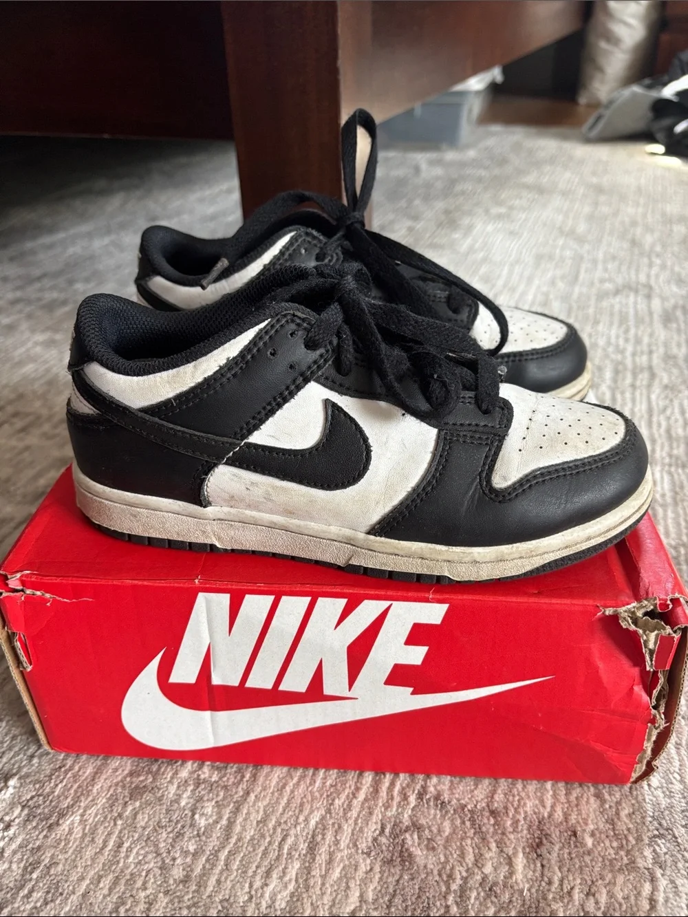 Nike Kids Black and White Low Sneakers with Classic Swoosh